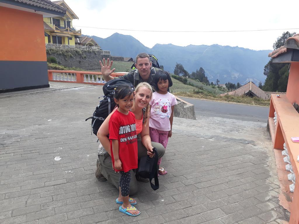 Sedulur Homestay ブロモ山 エクステリア 写真