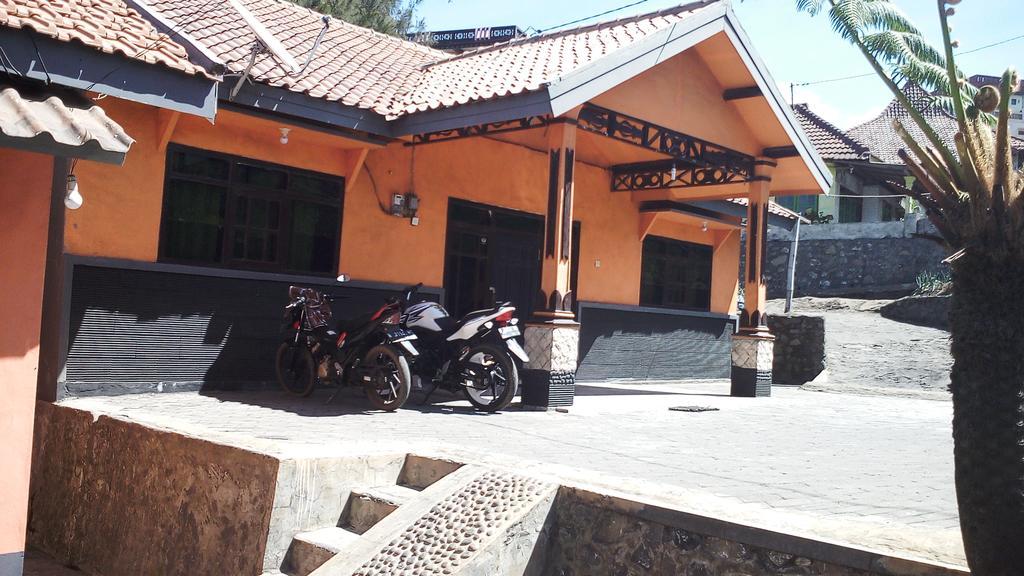 Sedulur Homestay ブロモ山 エクステリア 写真